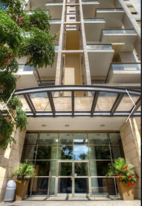 Beautiful Penthouse W/Amazing View, Prime Location Apartment Ramat Gan Bagian luar foto
