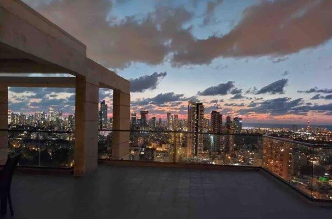 Beautiful Penthouse W/Amazing View, Prime Location Apartment Ramat Gan Bagian luar foto
