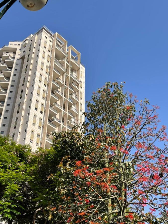 Beautiful Penthouse W/Amazing View, Prime Location Apartment Ramat Gan Bagian luar foto