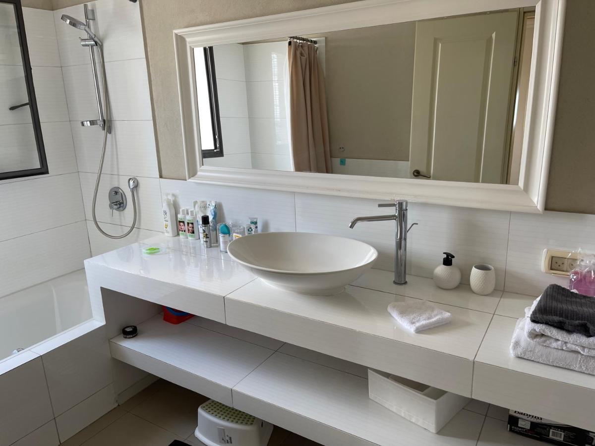 Beautiful Penthouse W/Amazing View, Prime Location Apartment Ramat Gan Bagian luar foto