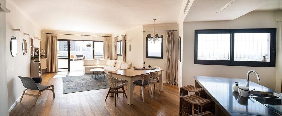 Beautiful Penthouse W/Amazing View, Prime Location Apartment Ramat Gan Bagian luar foto